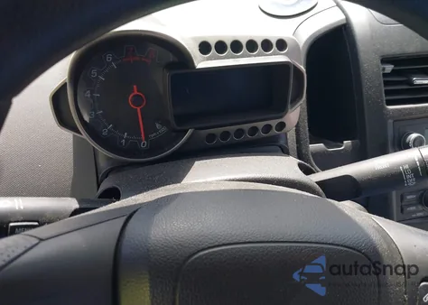 2014 Chevrolet Sonic Ls Auto z USA, uszkodzony, nr VIN 1G1JA6SH5E4128203